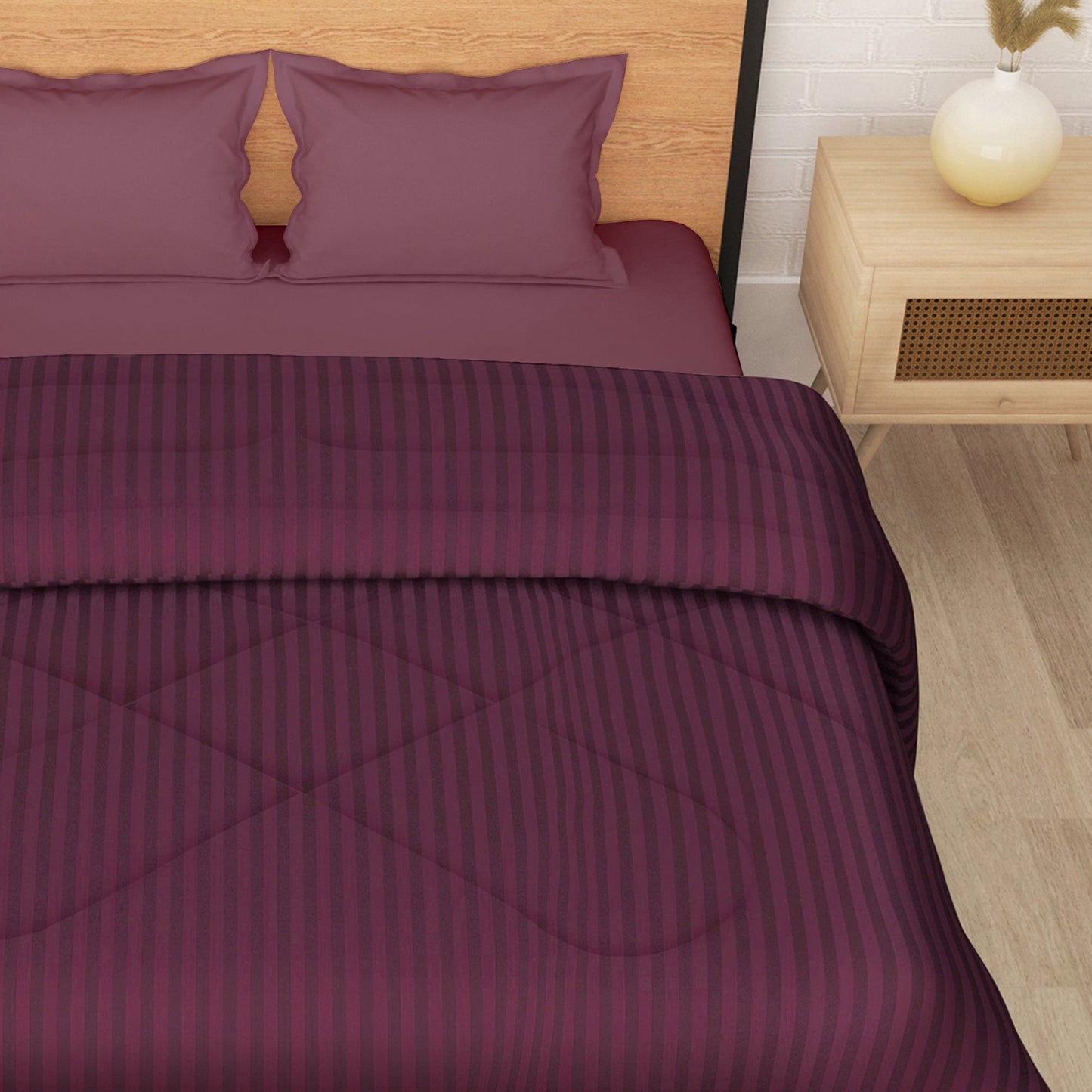 180 GSM Maroon Stripes Microfiber Fusion Reversible Double / Single Comforter